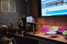 Better Science through Better Data 2018 - call for lightning talks proposals