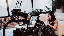 Como otimizar a produção comercial com transmissão de vídeo sem fio