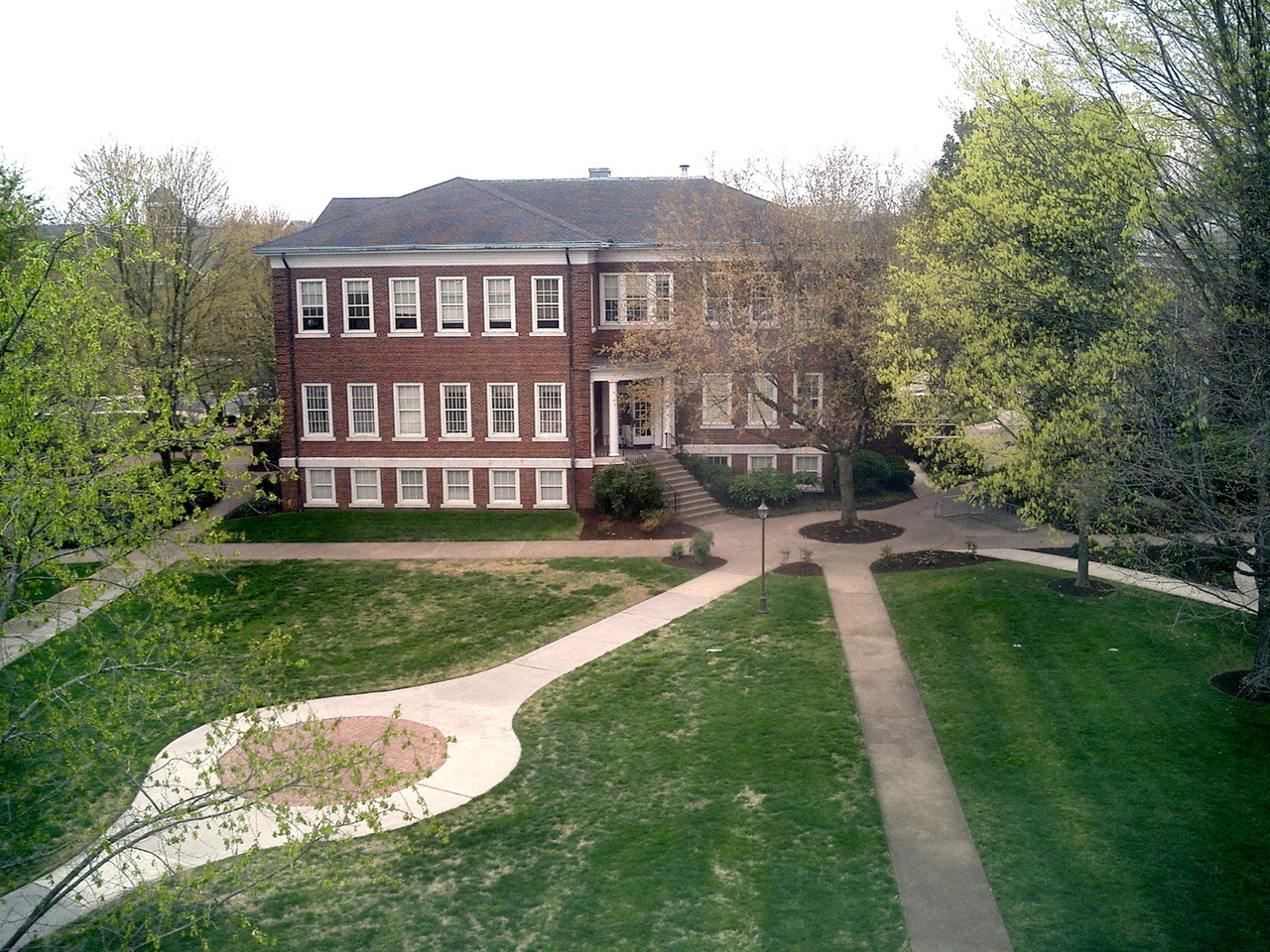 college-building-1622355-1280x960