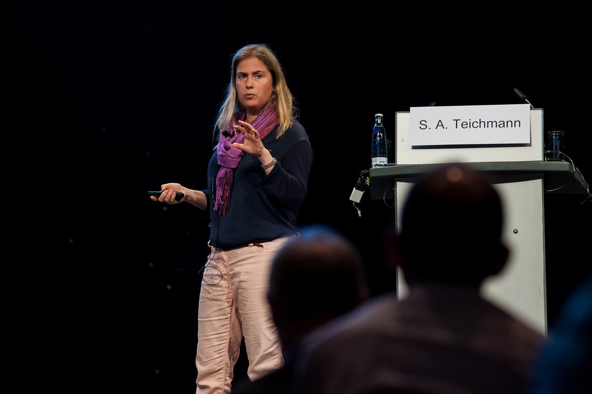 Sarah A. Teichmann (Cambridge, UK) holds the EMBO Lecture.