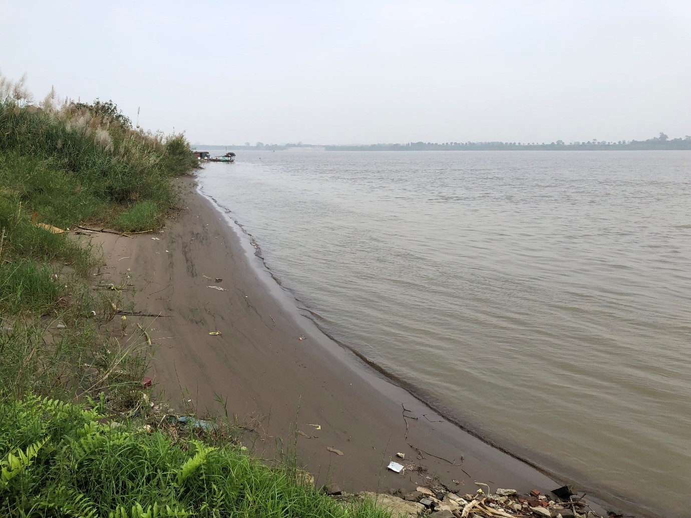 Red River near Van Phuc (Vietnam)