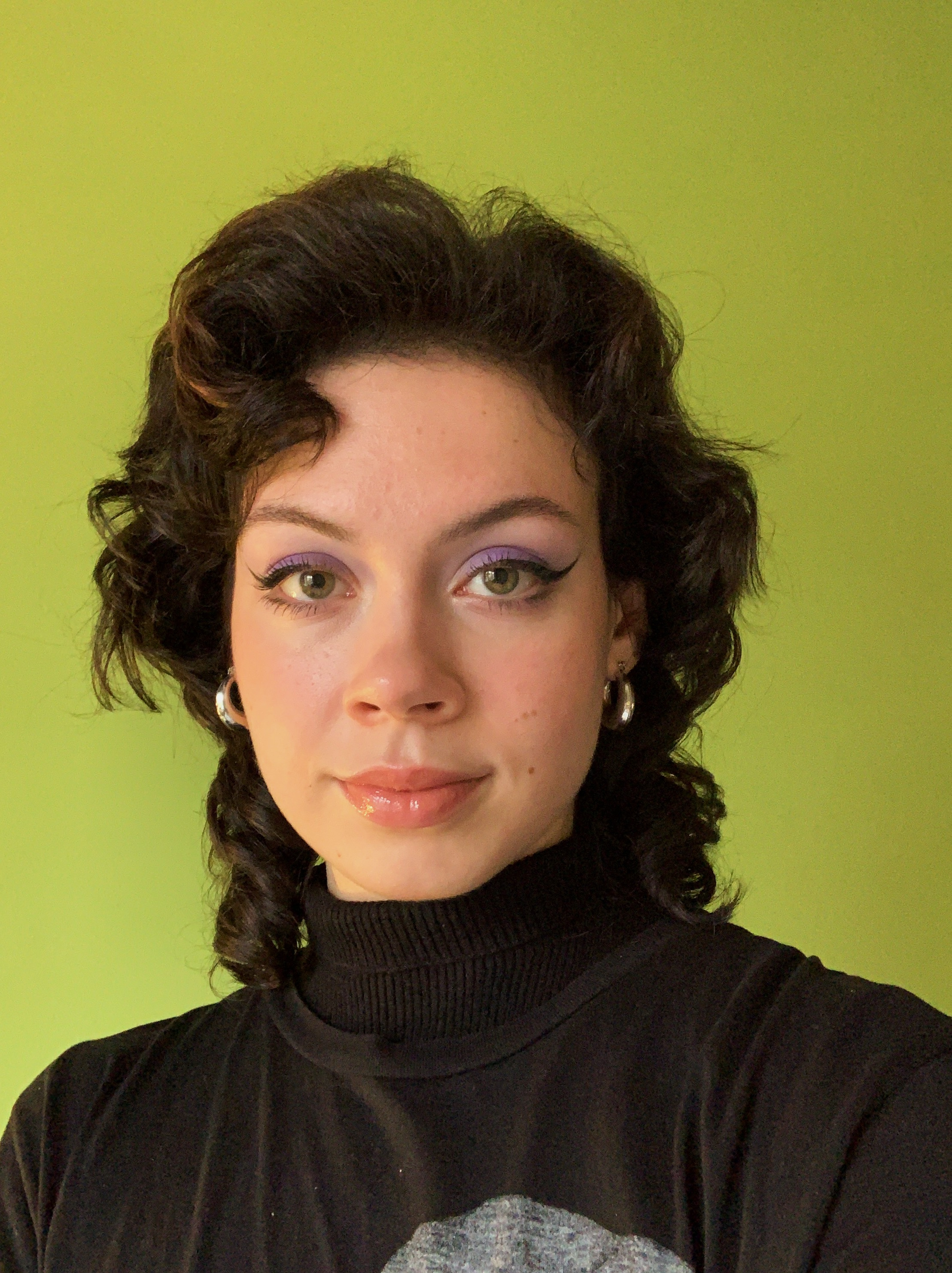 Phoebe Thomas Headshot