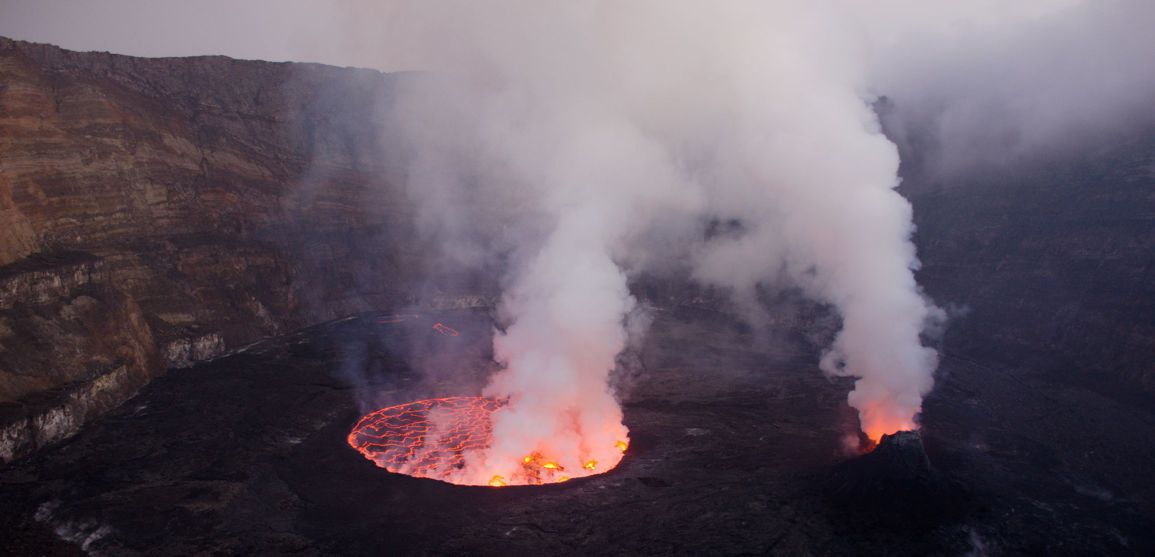 CO2-rich magmatic gases released by open-vent lava lake degassing at Nyiragongo volcano, Democratic Republic of Congo (credits, Sergio Calabrese, Univerità di Palermo). 