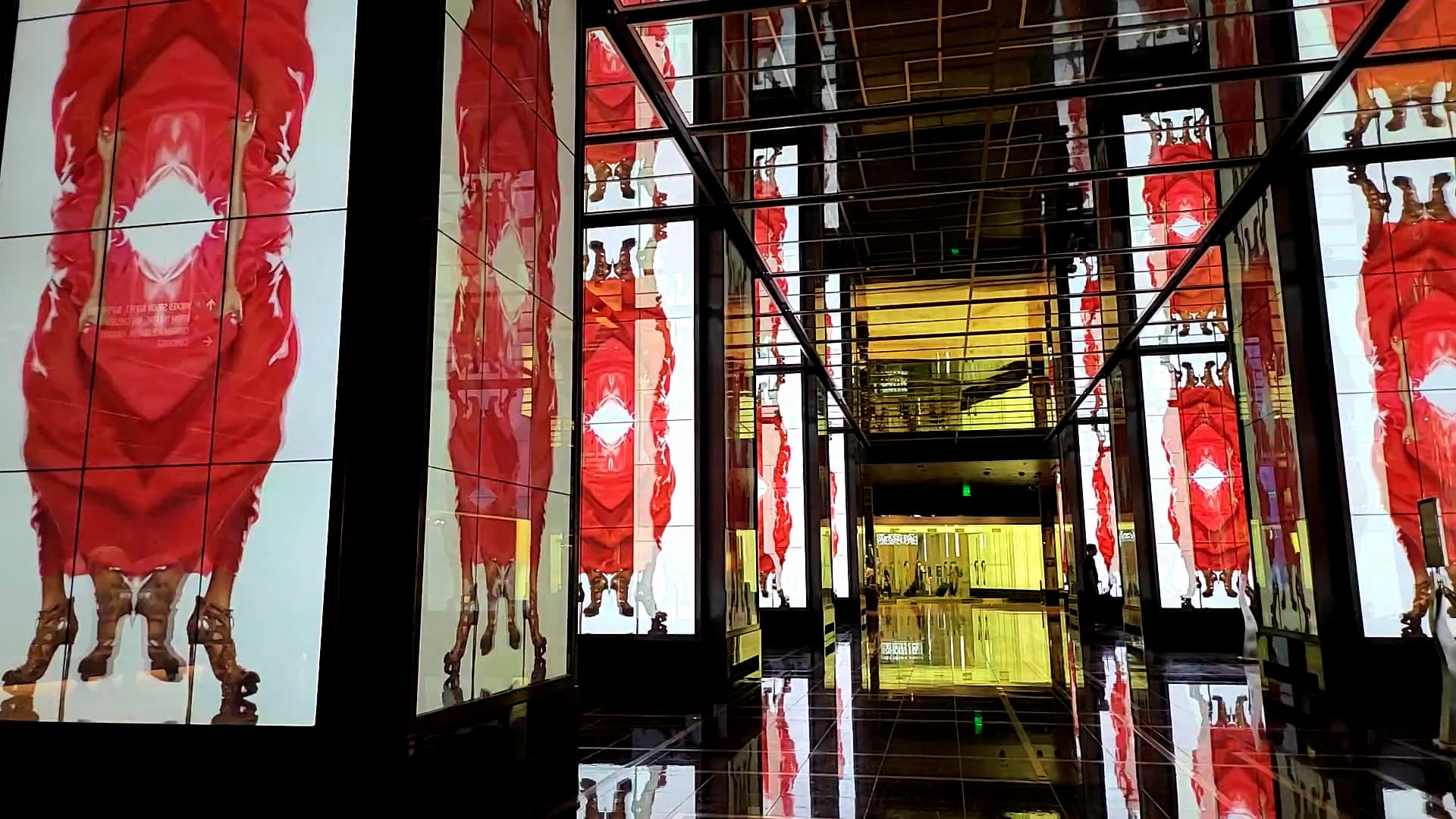 hotel digital signage