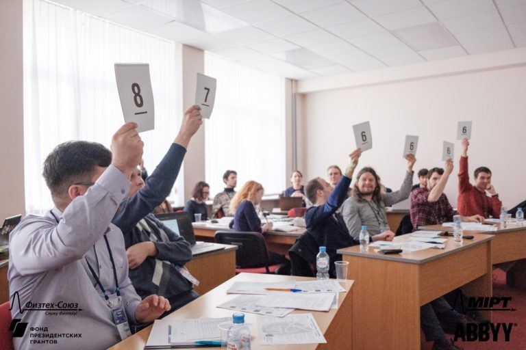 Jury allocating marks at the end of a round 