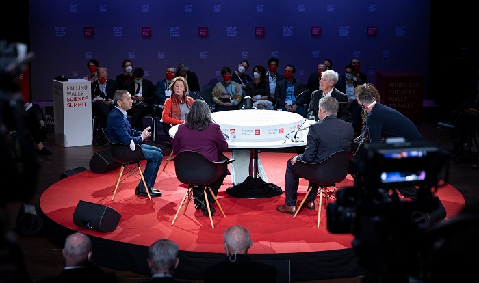 Plenary Table on Translating Science into Medical Application, with Uğur Şahin, Maria Leptin, Christoph Huber, Emmanuelle Charpentier,  Oscar-Werner Reif, and Mariette Dichristina.