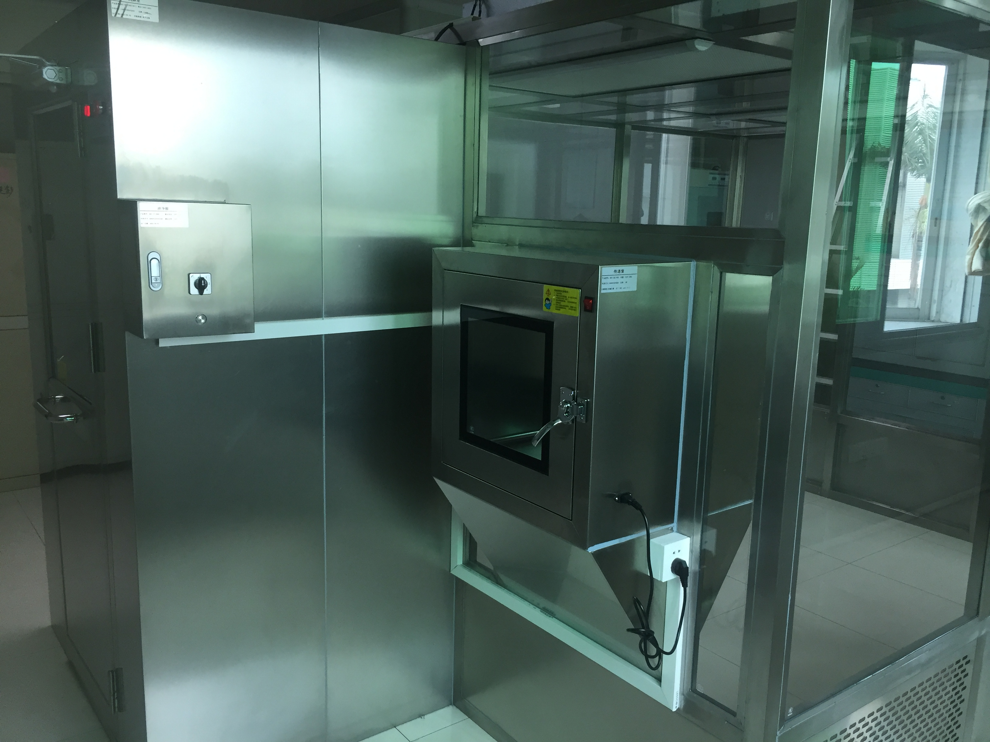 Class 1000 clean booth for lunar soil analysis