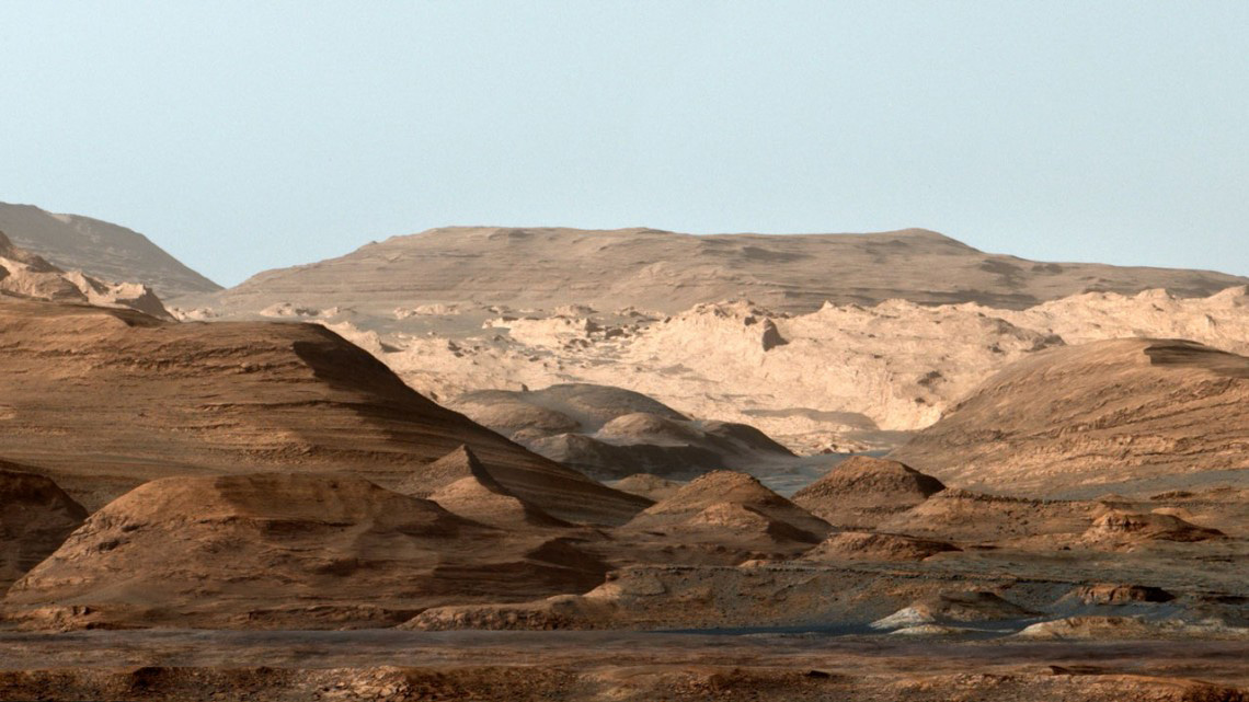 stratigraphy within Mount Sharp as seen by MastCam