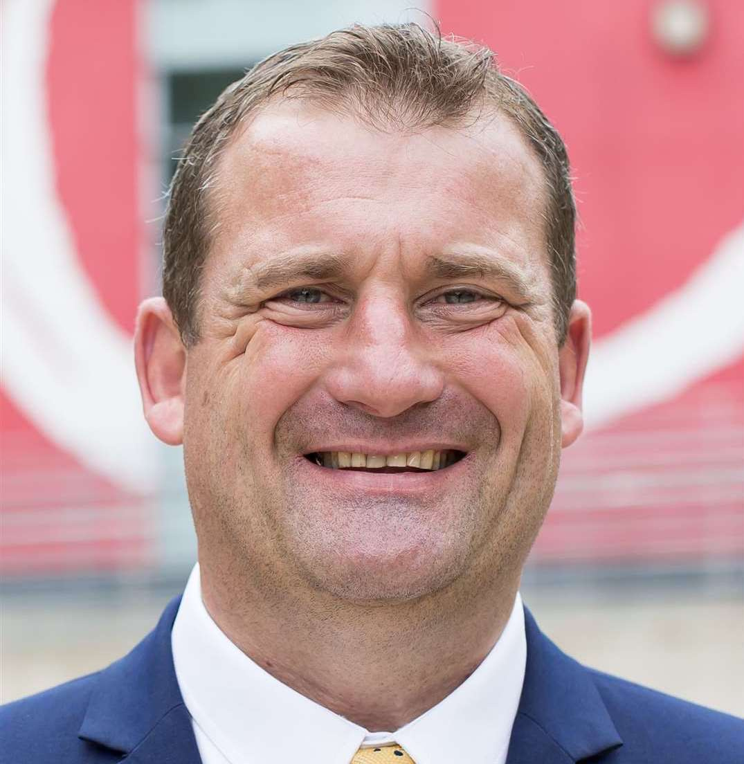 Headshot of Ian Simpson