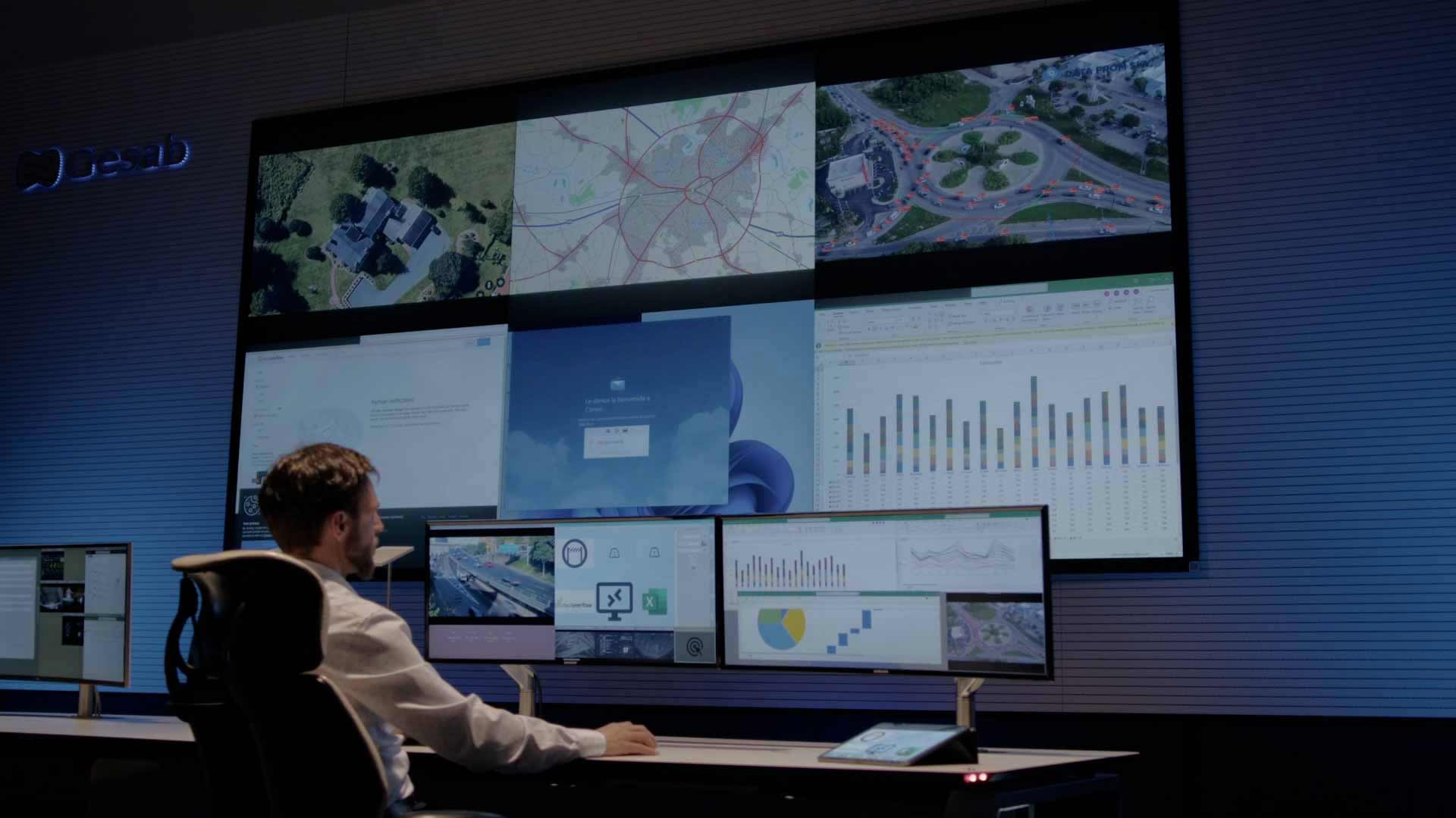 Operative position with DeskWall and DataWall