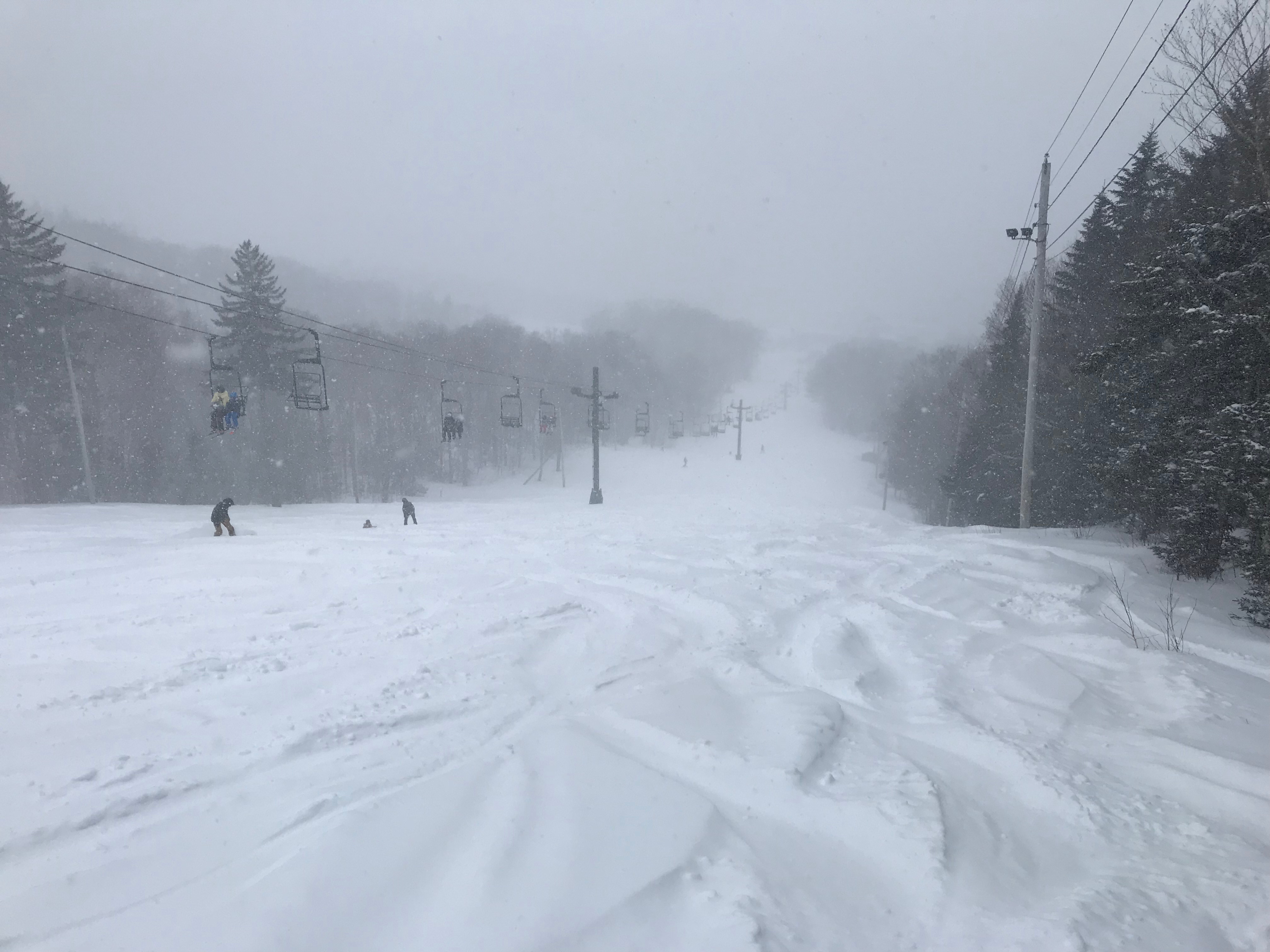 Heavy snow at a ski area