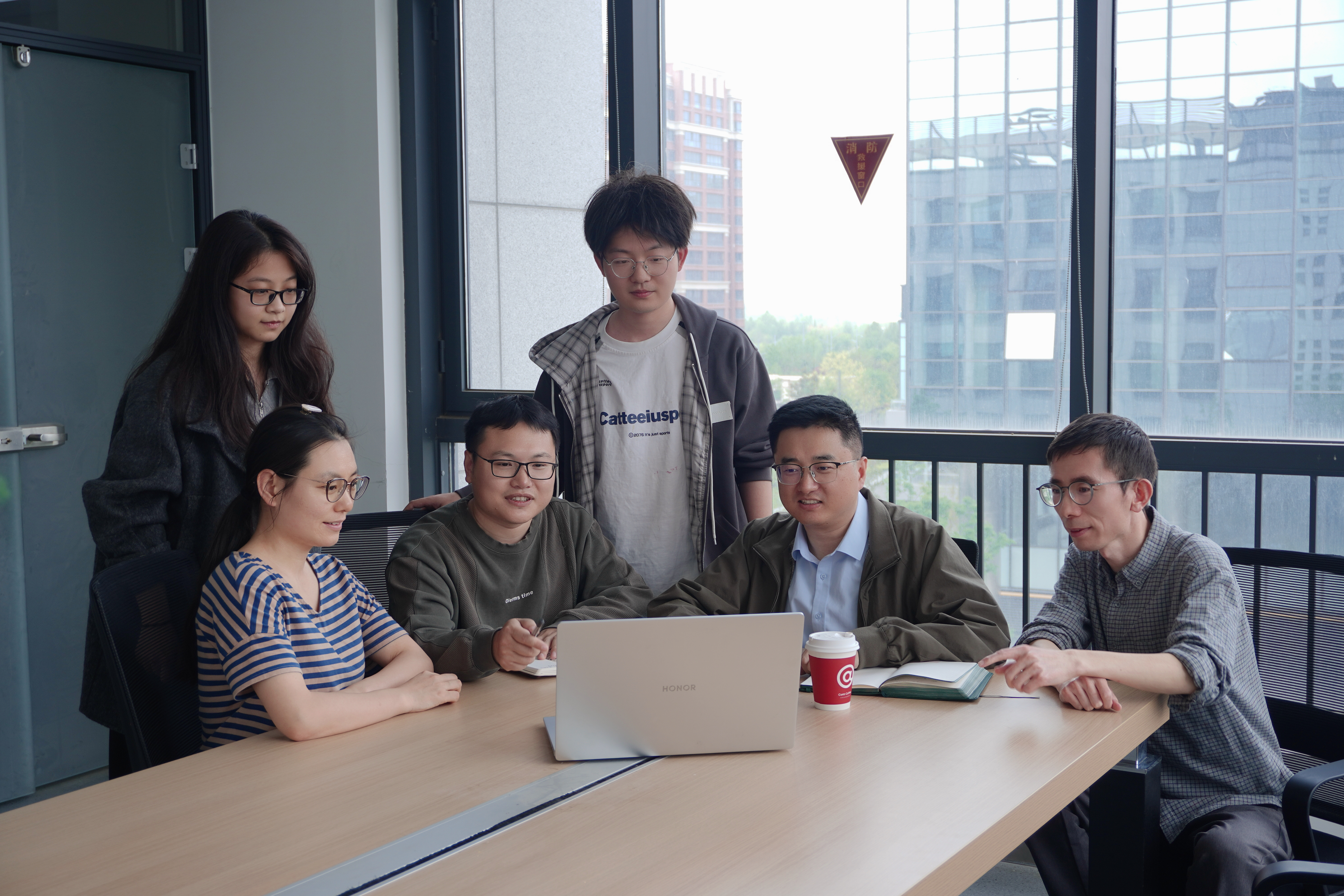 From left to right: Zhenni Liu, Yixin Ma, Chao Huang, Yuhan Li, Zhengtao Xiao, Botao Fa.