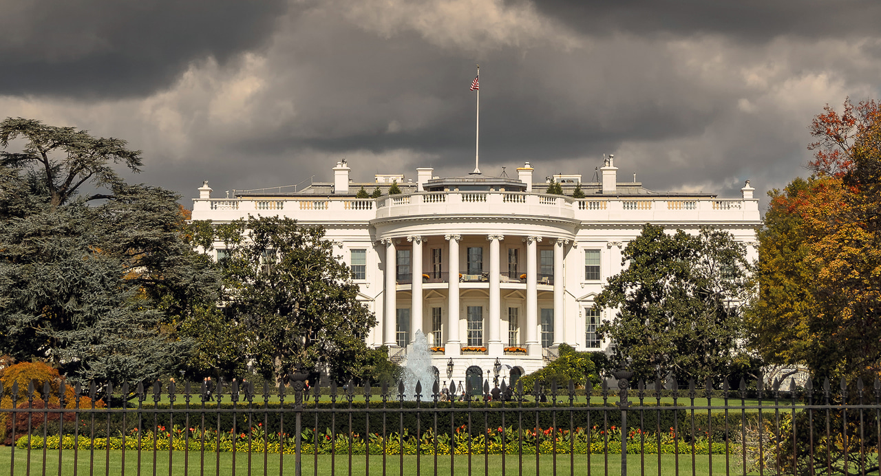 UNITED STATES – Trump signs memorandum to establish new vetting center 