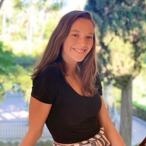 Go to the profile of Scarlet Bliss