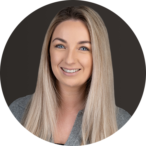 Go to the profile of Ellie