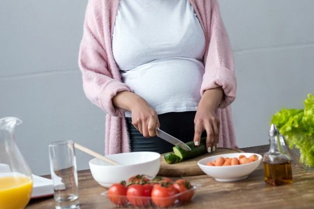 Should this mother in her first trimester be ‘eating for two’?
