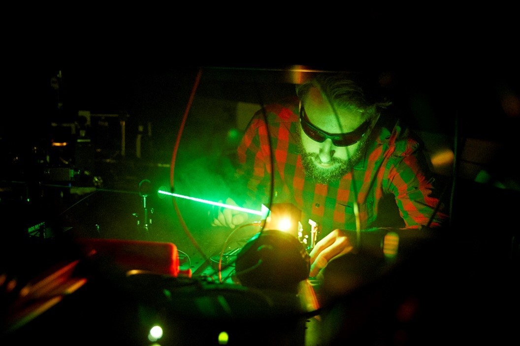 Direct observation of trap-assisted recombination in photovoltaic devices