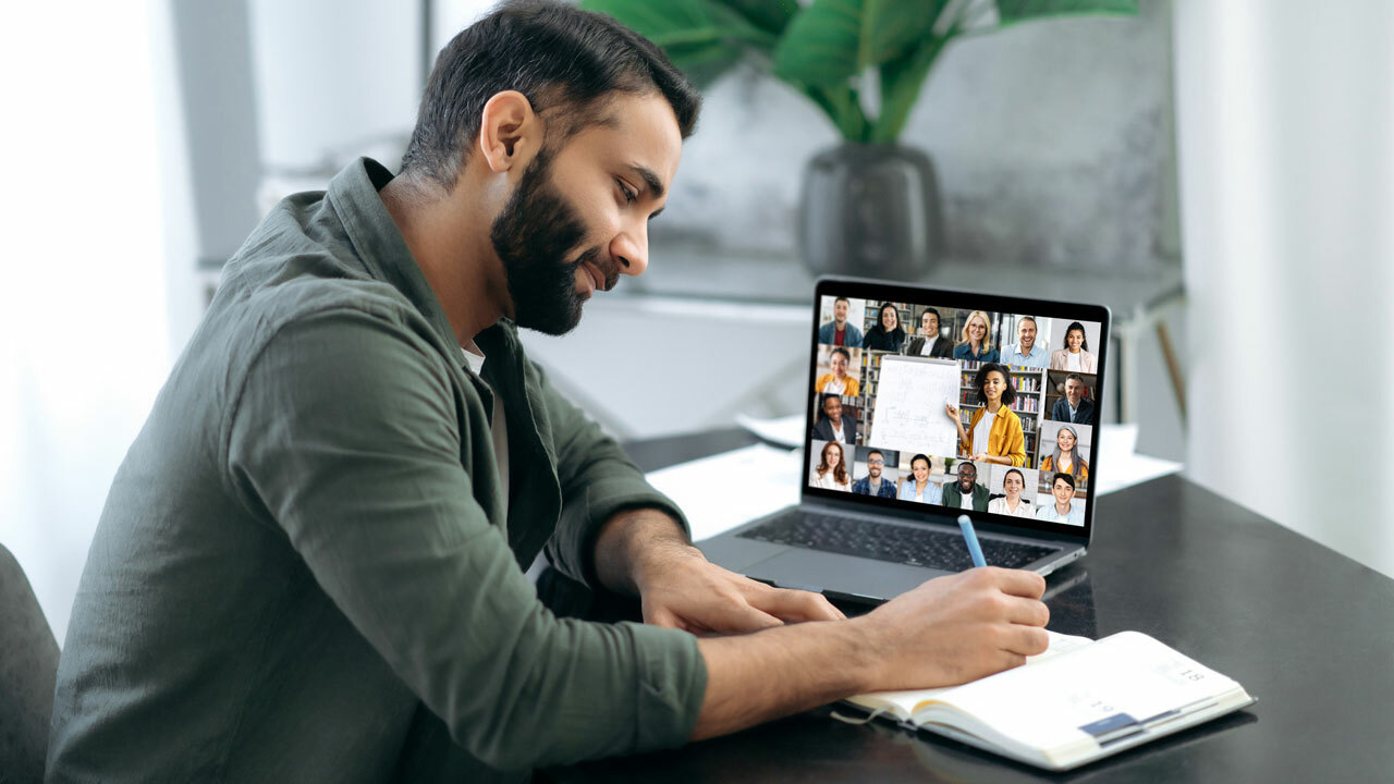 The Impact of Virtual Mentors and Online Coaching