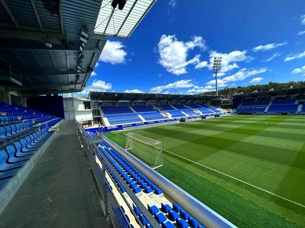 Un estadio pequeño también requiere de un gran sistema de sonido 
