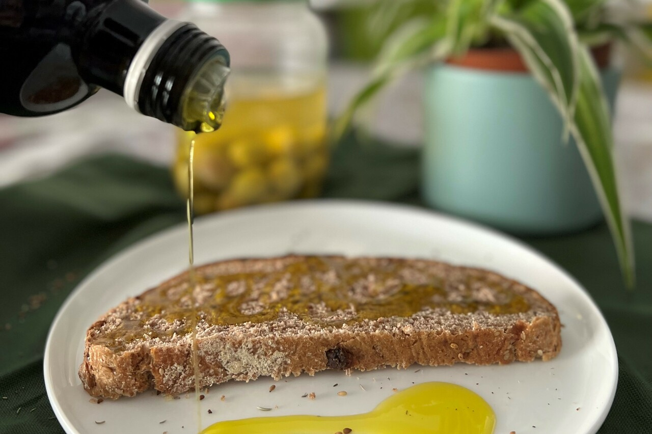 Use VIRGIN olive oil as your preferred fat to cut risk of breast cancer. Type does matter.