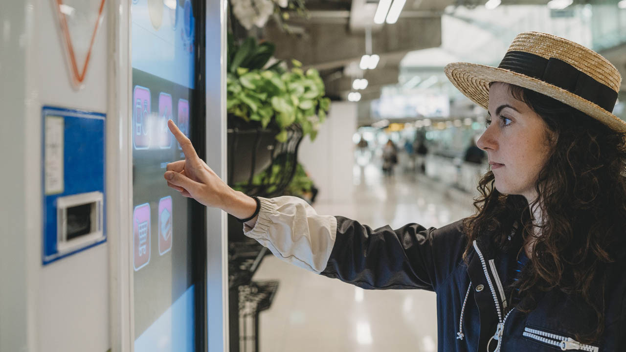 The Symbiosis of AV and IT at Work: Digital Signage 