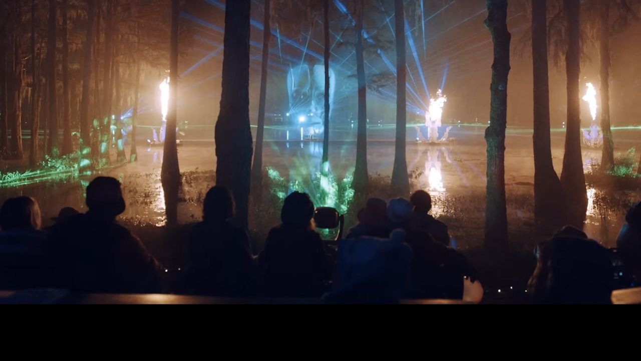 Around the World in Projection Mapping: Ghostly Projections Dancing on Water?!