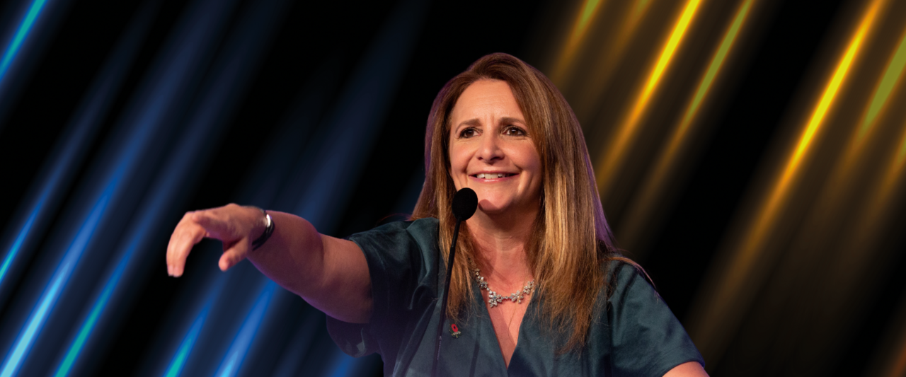 Lucy Porter announced as host of the Headlinemoney Awards 2025!