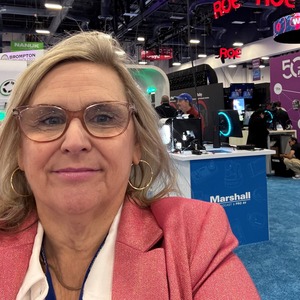 Go to the profile of Joanna  Lovell