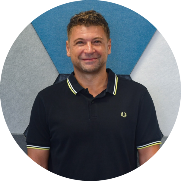 Go to the profile of Christian Carrero