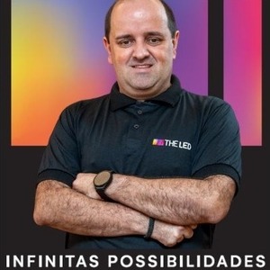 Go to the profile of Cesar Carvalho