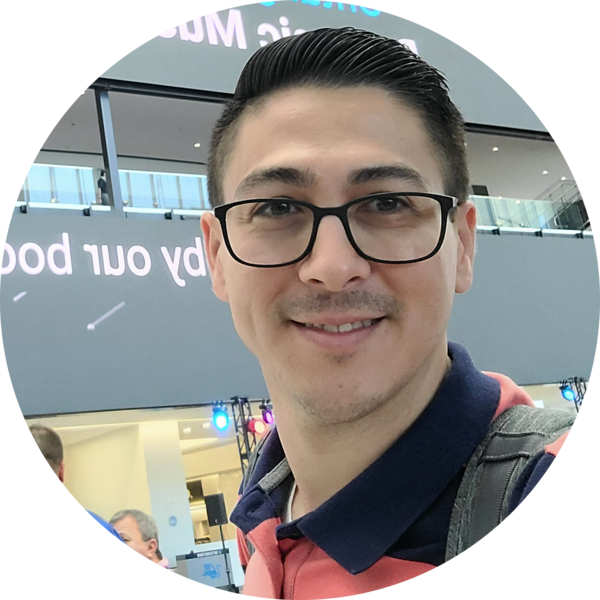 Go to the profile of Emmanuel Martinez