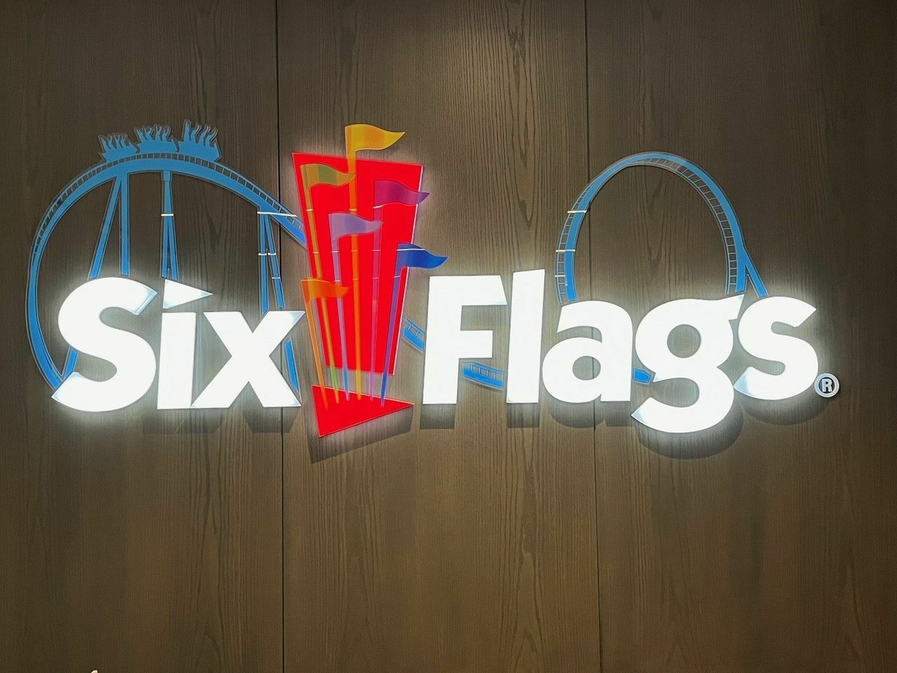 Amusement Park News - Six Flags & Cedar Fair