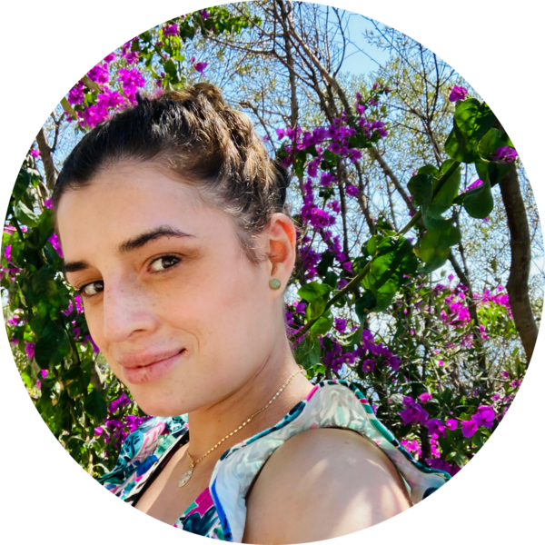 Go to the profile of Liliana