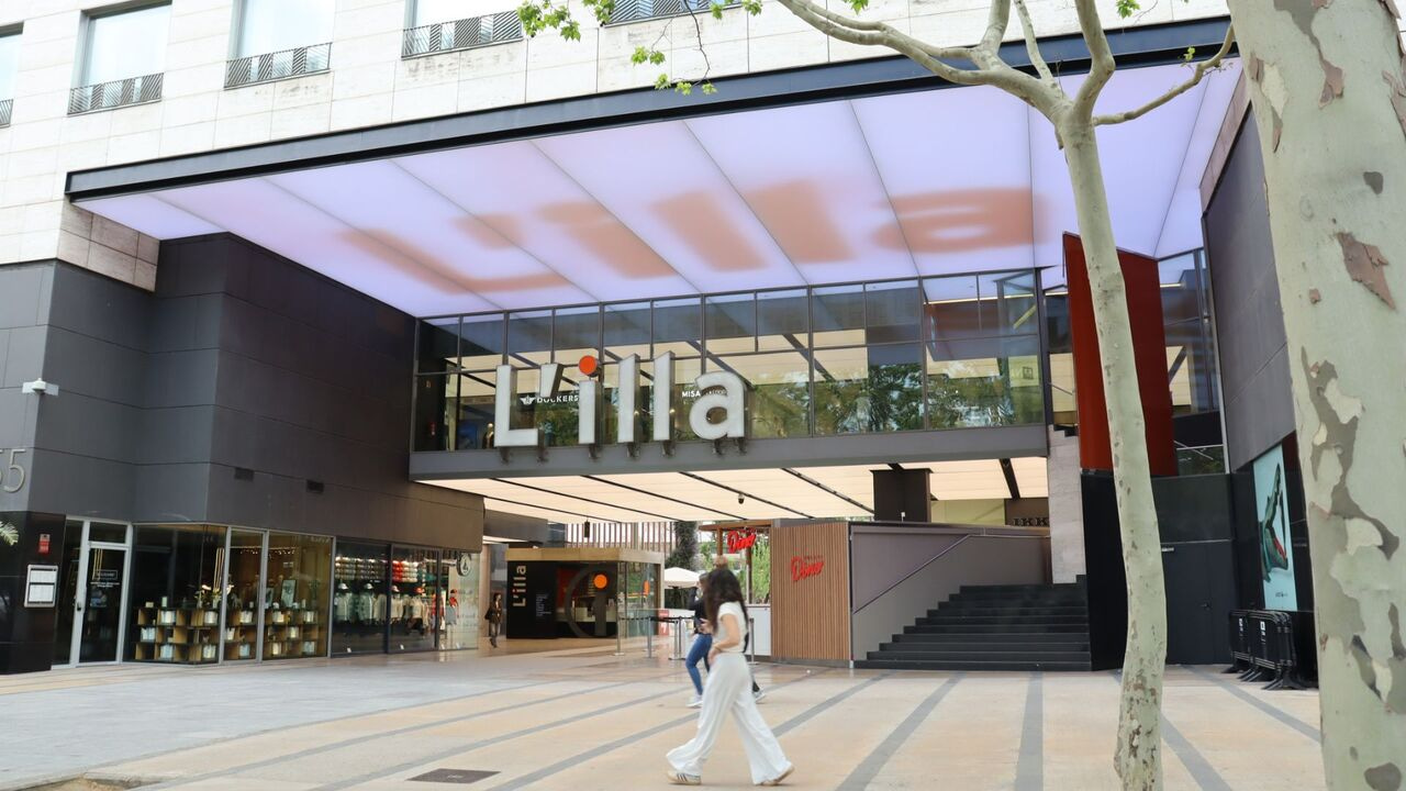 El centro comercial L’illa Diagonal apuesta por la innovación con una marquesina digital que transforma la experiencia de su entrada principal