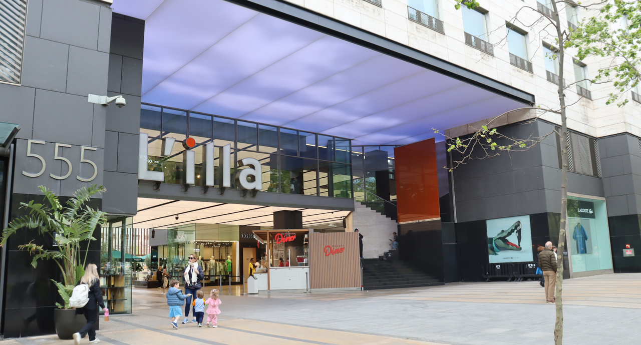 Marquesinas digitales: Solución innovadora para arquitectos, tiendas, centros comerciales y hoteles