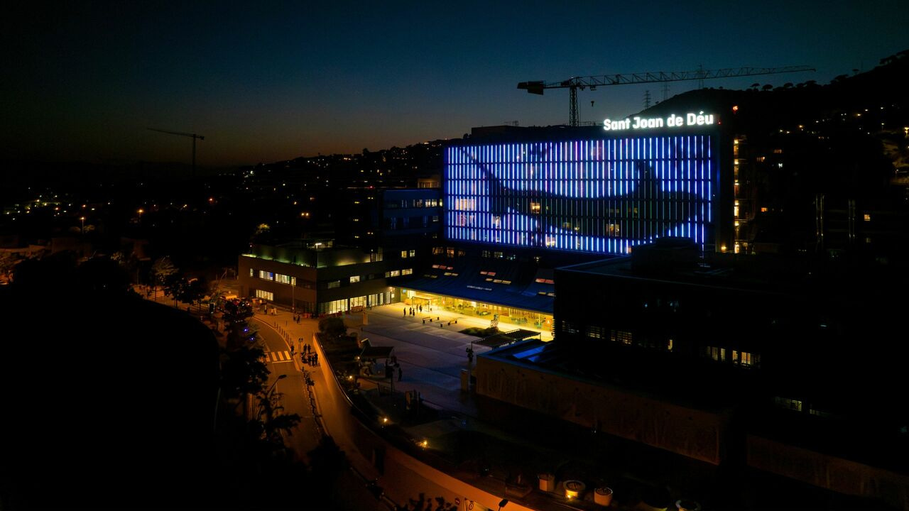 Sant Joan de Déu Hospital in Barcelona unveils its new illuminated Facade