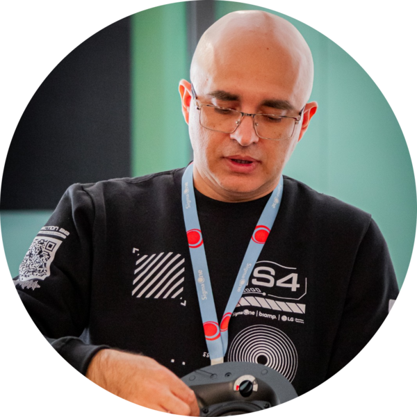 Go to the profile of Luis Salgueiro