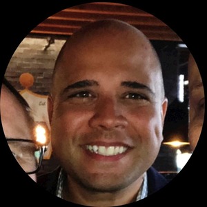 Go to the profile of CHRIS R EARL