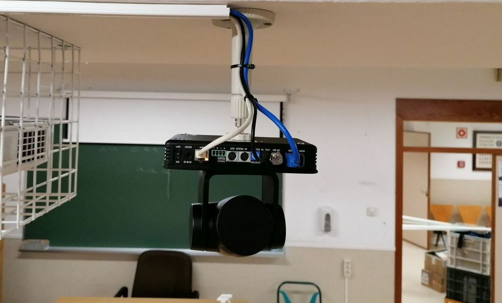 Implementación de soluciones AV para la educación híbrida en la Universidad de Santiago de Compostela