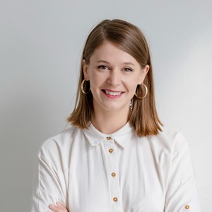 Go to the profile of Elisa Clement