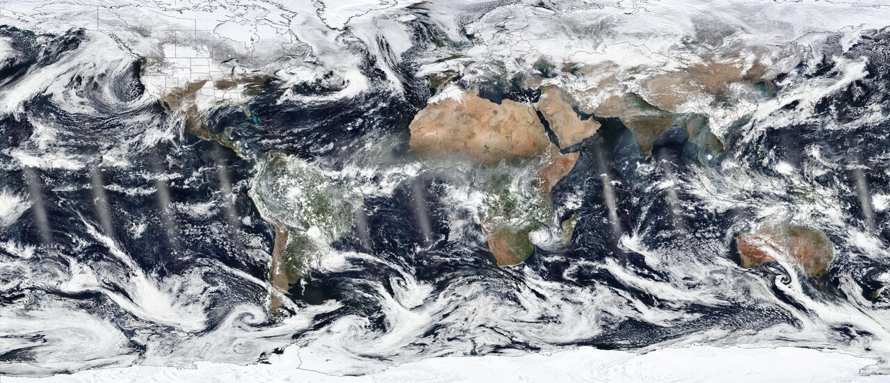 Cell-scale atmospheric moisture flows dataset reconciled with ERA5 reanalysis