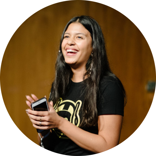 Go to the profile of Andreia Tulcidás