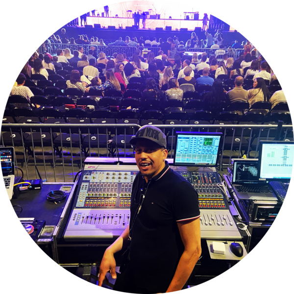 Go to the profile of Jose Anjos