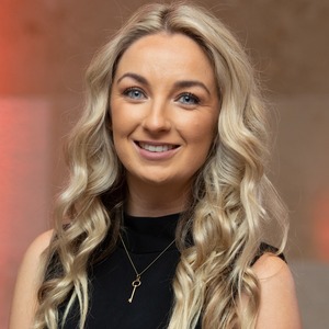 Go to the profile of Ellie McCall