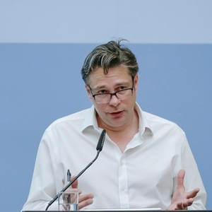 Go to the profile of Peter Mills