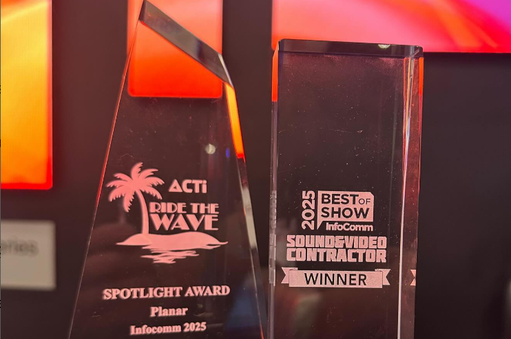 🏆 Destaque absoluto na InfoComm 2025! 🏆 TRÊS VEZES PREMIADOS!