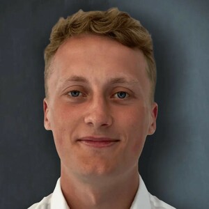 Go to the profile of Harry Long