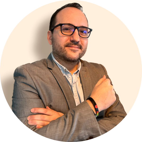 Go to the profile of Juan García