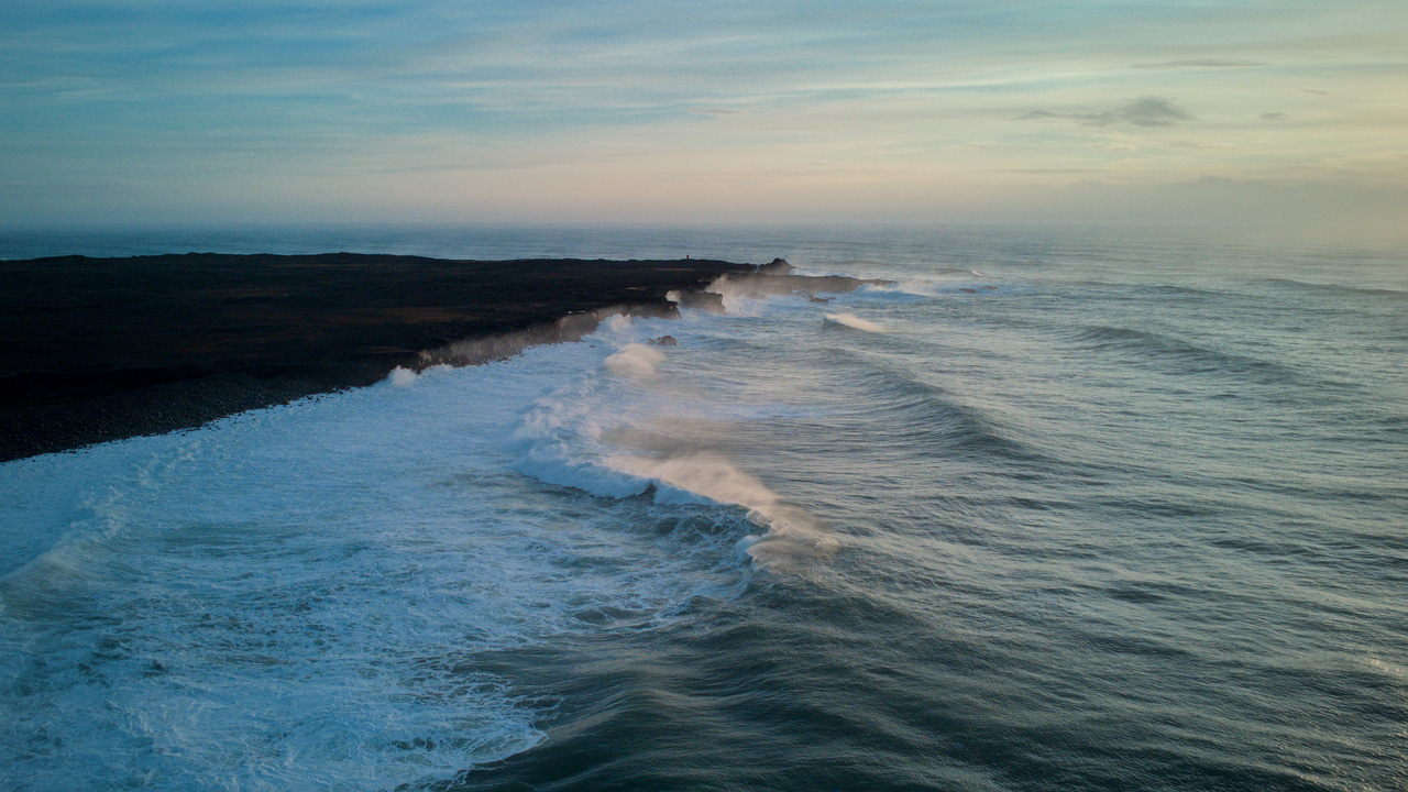 The hidden volcanoes of the northern Reykjanes Ridge