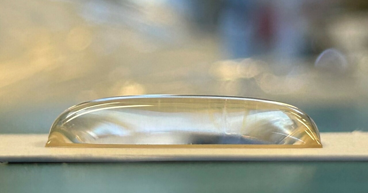 Superhydrophilic anti-adhesive surfaces that resist protein adsorption and blood clotting